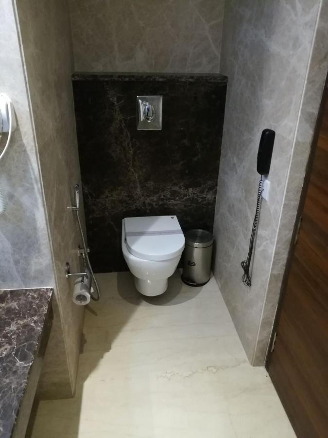 Hide Away Suites Noida Exterior foto